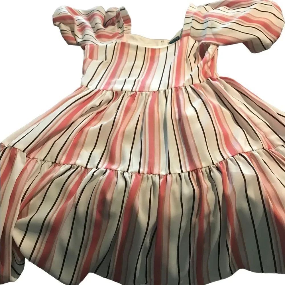 Gabby Skye soze 8 beautiful lined dress like new see pics